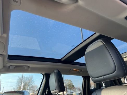 Used 2018 Jeep Renegade Limited w/ UConnect 8.4 Nav Group image 14