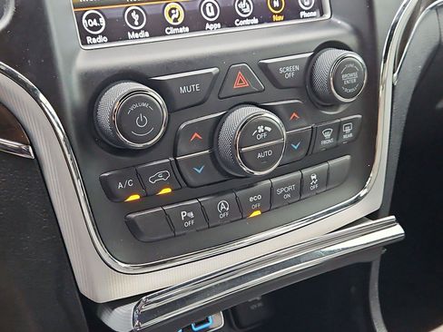 Used 2018 Jeep Grand Cherokee Limited RWD image 21
