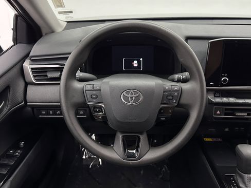 Used 2025 Toyota Camry LE FWD image 22