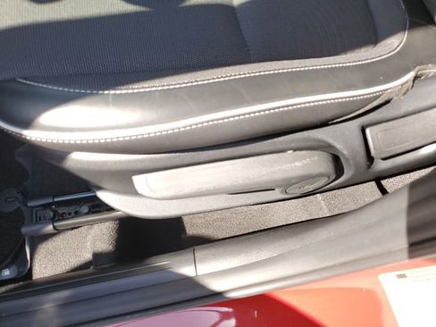 Certified 2023 Hyundai Venue Limited FWD image 17