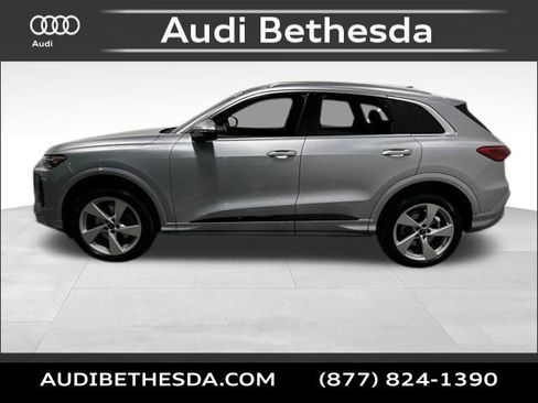 Certified 2025 Audi Q5 Premium w/ Premium Plus AWD/4WD image 4