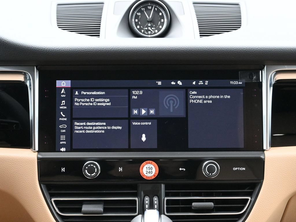 Certified 2026 Porsche Macan AWD/4WD image 21