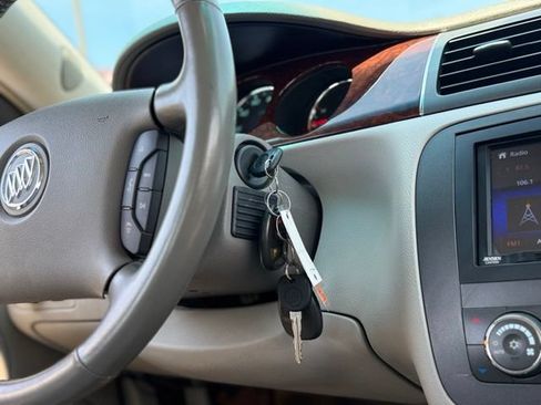 Used 2011 Buick Lucerne CXL FWD image 9