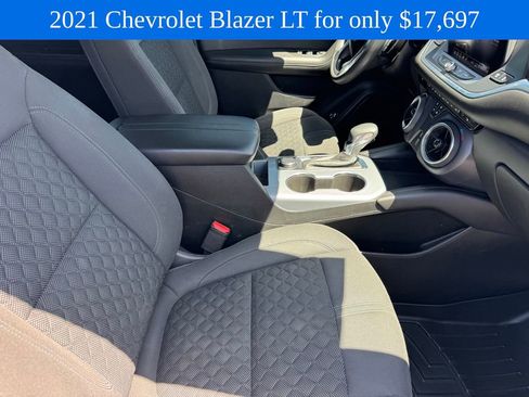 Used 2021 Chevrolet Blazer LT FWD image 9