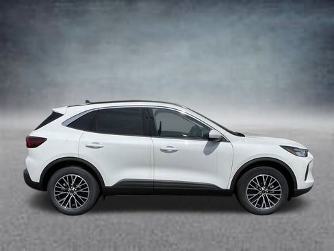 Used 2024 Ford Escape SE image 4