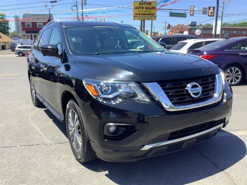Used 2019 Nissan Pathfinder SL AWD/4WD image 1