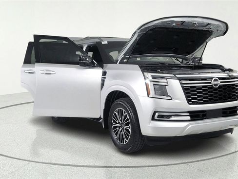 Certified 2025 Nissan Armada SL w/ Captain's Chari Seat Package AWD/4WD image 7