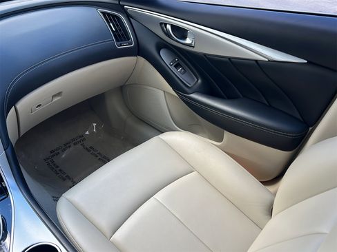 Certified 2019 INFINITI Q50 Luxe w/ Essential Package (3.0T Luxe) image 14