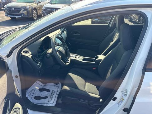 Used 2021 Honda HR-V EX image 9