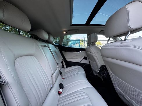 Used 2017 Maserati Levante w/ Luxury Package image 15