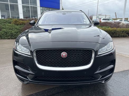 Used 2019 Jaguar F-PACE Premium image 3