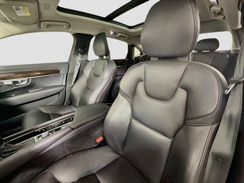 Used 2018 Volvo S90 T5 Momentum w/ Convenience Package FWD image 21