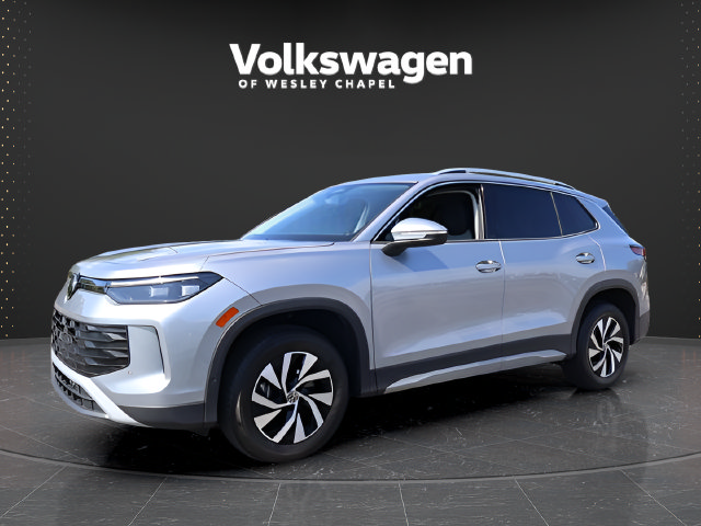 Used 2025 Volkswagen Tiguan S AWD/4WD image 4
