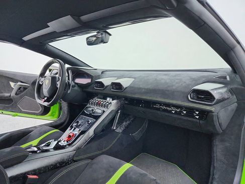 Used 2019 Lamborghini Huracan Performante image 25