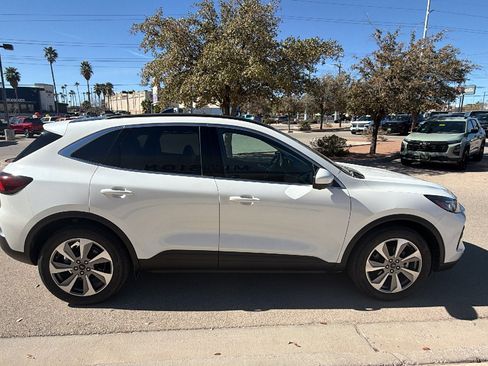 Used 2023 Ford Escape Platinum w/ Class II Trailer Tow Package image 5