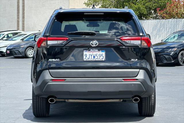 Certified 2022 Toyota RAV4 XLE w/ Convenience Package FWD image 8