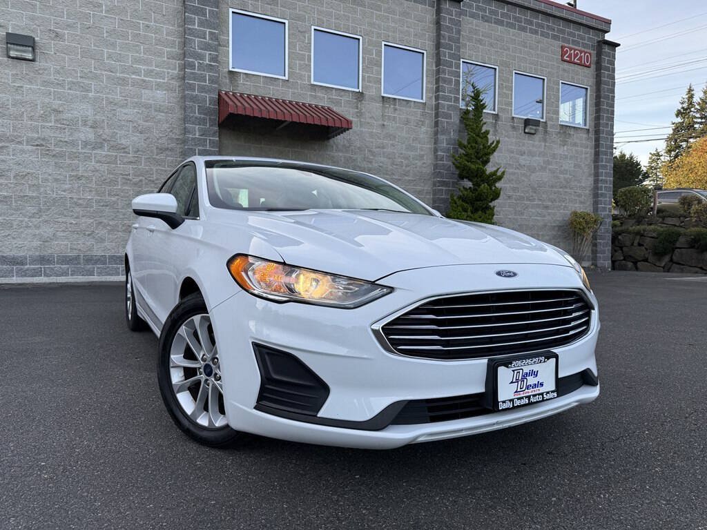 Used 2020 Ford Fusion SE FWD image 1