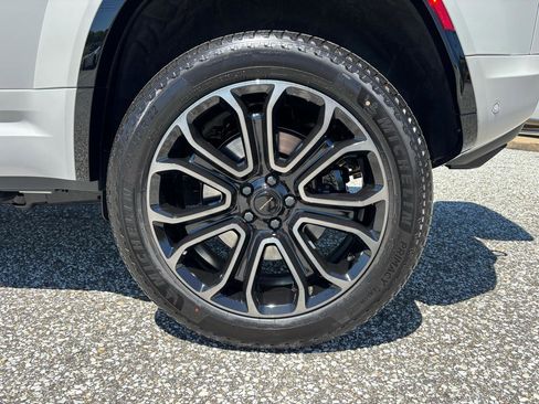 Used 2026 Land Rover Defender 110 image 52