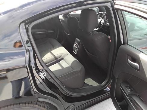 Used 2022 Dodge Charger SXT image 5
