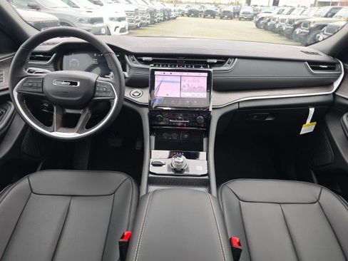 New 2025 Jeep Grand Cherokee Limited AWD/4WD image 22