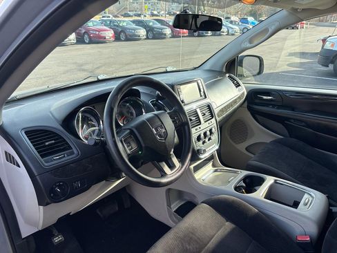 Used 2014 Dodge Grand Caravan SXT image 13