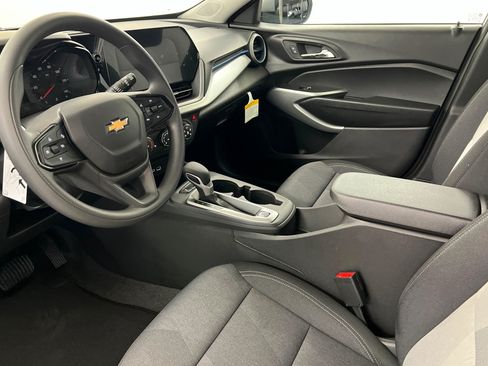 New 2026 Chevrolet Trax LS w/ LS Convenience Package FWD image 16