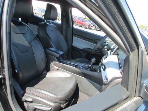 Used 2023 Jeep Compass Latitude AWD/4WD image 21