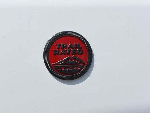 Used 2025 Jeep Compass Trailhawk AWD/4WD image 12