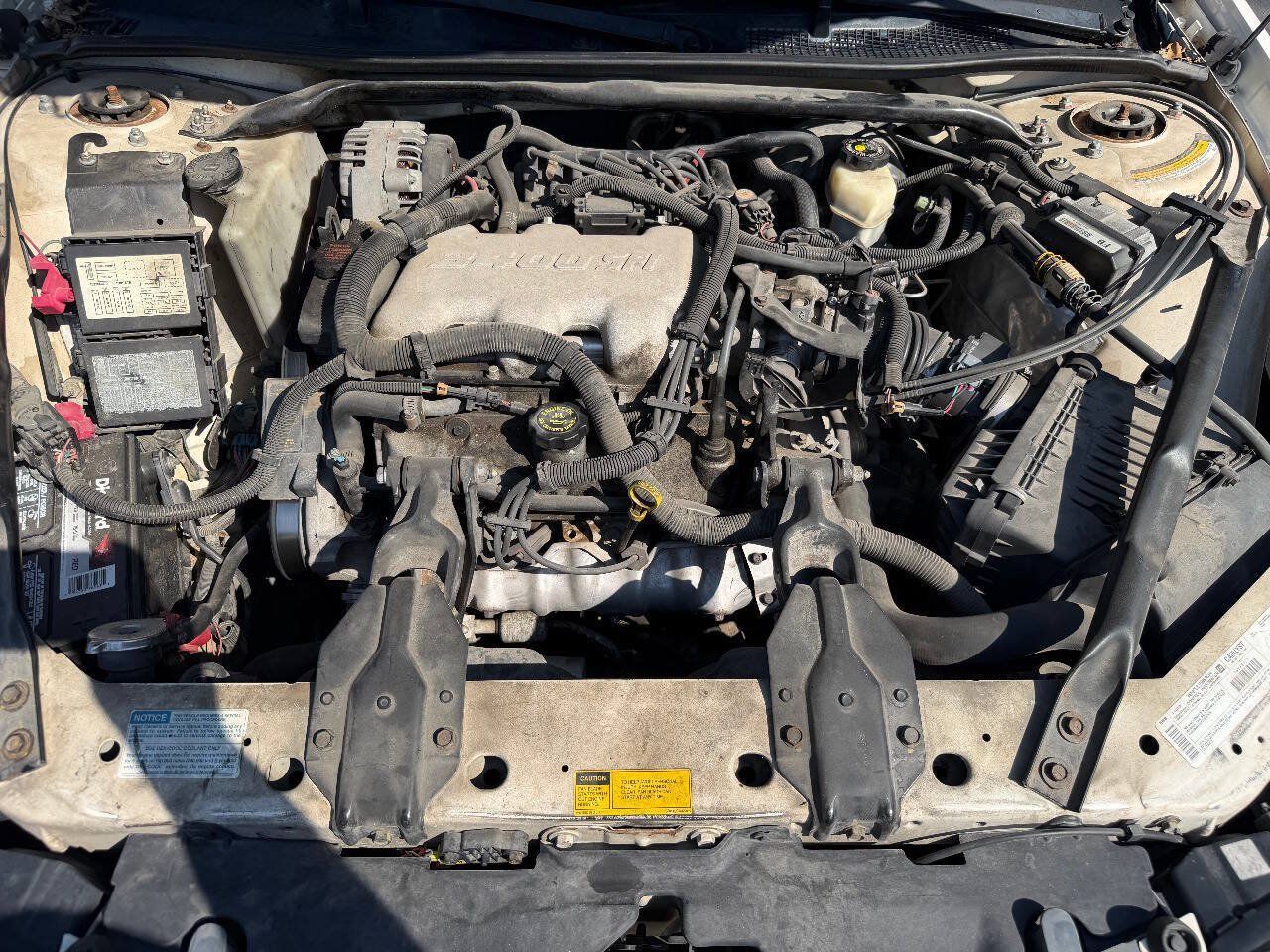 Used 2001 Chevrolet Impala w/ Preferred Equipment Group FWD image 19