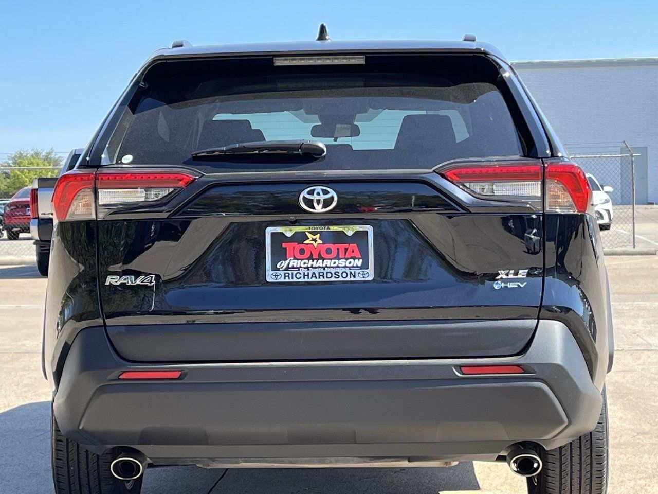 Used 2025 Toyota RAV4 XLE AWD/4WD image 5