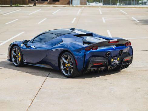 Used 2022 Ferrari SF90 Stradale AWD/4WD image 5