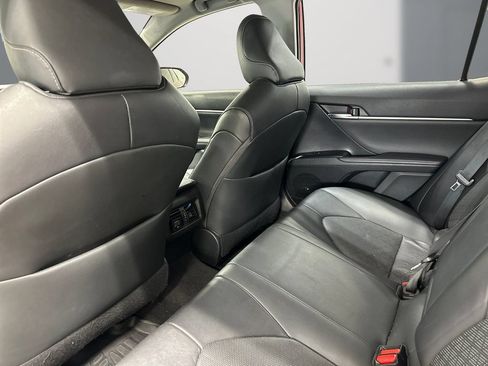 Used 2019 Toyota Camry XSE FWD image 15