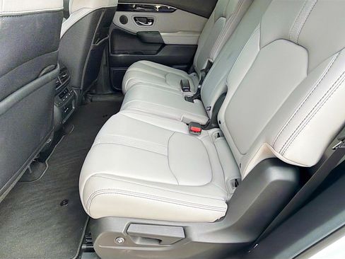 Used 2025 Honda Pilot EX-L image 22