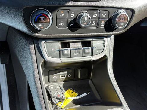 Certified 2024 GMC Terrain AT4 w/ Infotainment Package II image 15