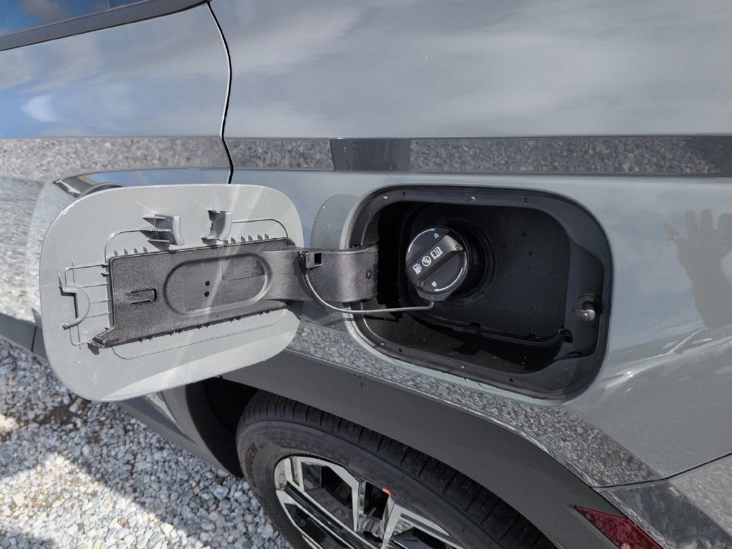 New 2026 Hyundai Tucson Limited FWD image 18