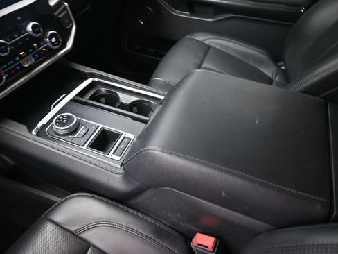 Used 2023 Ford Expedition XLT RWD image 30