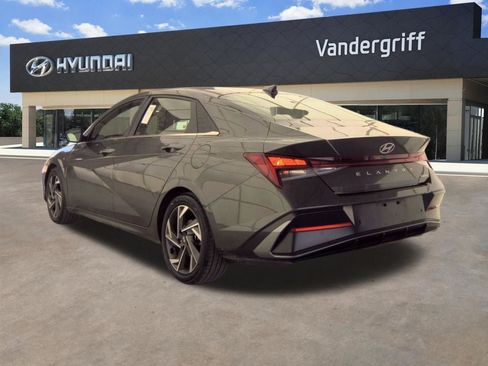 Used 2024 Hyundai Elantra Limited FWD image 8