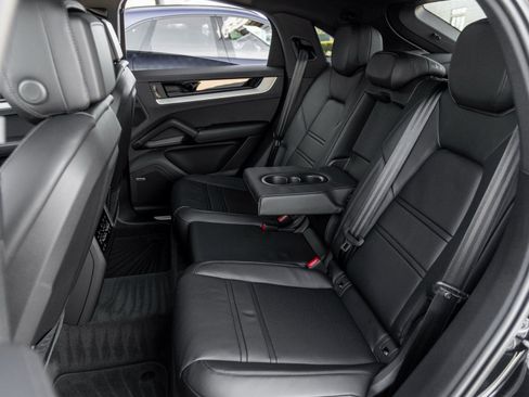 New 2026 Porsche Cayenne E-Hybrid Coupe image 35