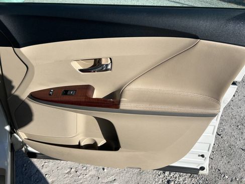 Used 2010 Toyota Venza AWD image 21