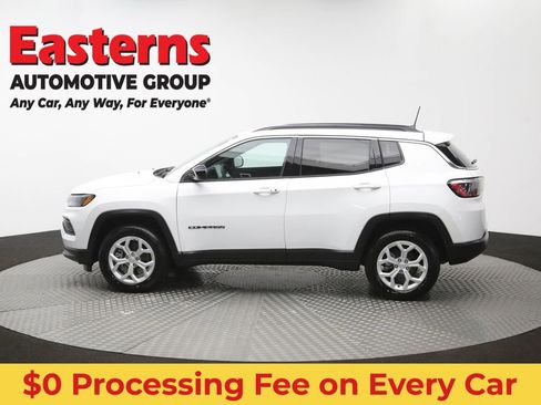 Used 2024 Jeep Compass Latitude AWD/4WD image 59