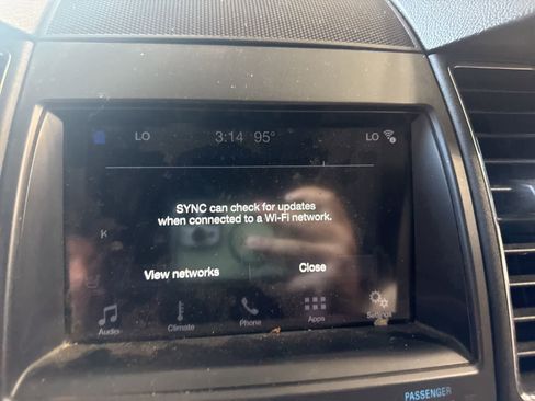 Used 2018 Ford Taurus Limited image 24