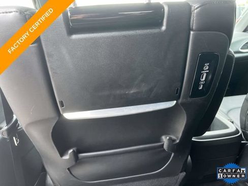 Used 2025 Chrysler Pacifica Select w/ Uconnect Theater Family Group FWD image 57