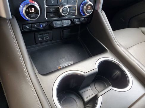 Used 2021 GMC Yukon SLT w/ SLT Premium Package image 23