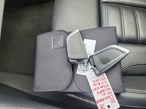 Used 2021 BMW M440i Convertible w/ Premium Package image 21