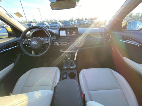 Certified 2021 Kia Seltos SX w/ SX Sunroof Package image 26