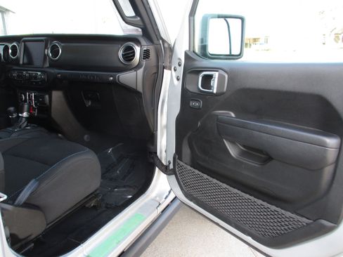 Used 2023 Jeep Wrangler Unlimited Rubicon 4xe w/ Cold Weather Group image 26