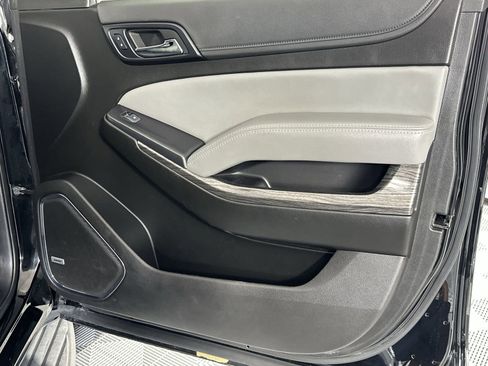 Used 2020 Chevrolet Suburban LT RWD image 30
