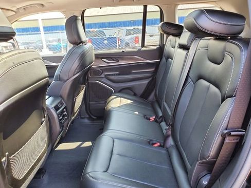 Certified 2022 Jeep Grand Cherokee Limited 4xe w/ Luxury Tech Group II AWD/4WD image 27