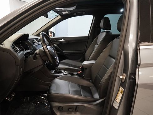 Used 2021 Volkswagen Tiguan SE R-Line image 6
