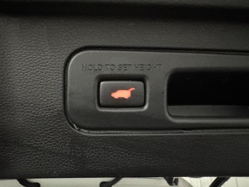 Used 2023 Honda Pilot EX-L image 11